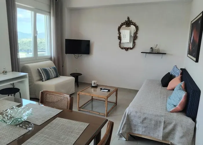 Efthea Valley 公寓