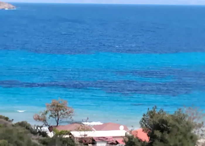 Efthea Valley 公寓 *