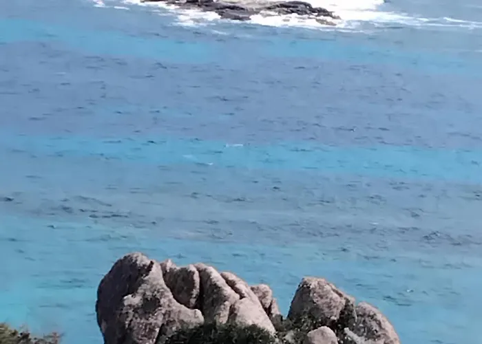 Efthea Valley 公寓 *